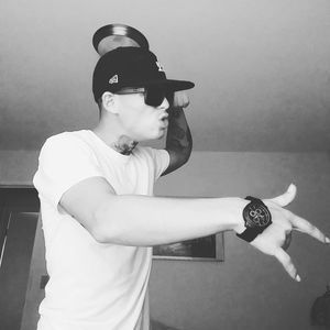 Meet your Posher, Adrian